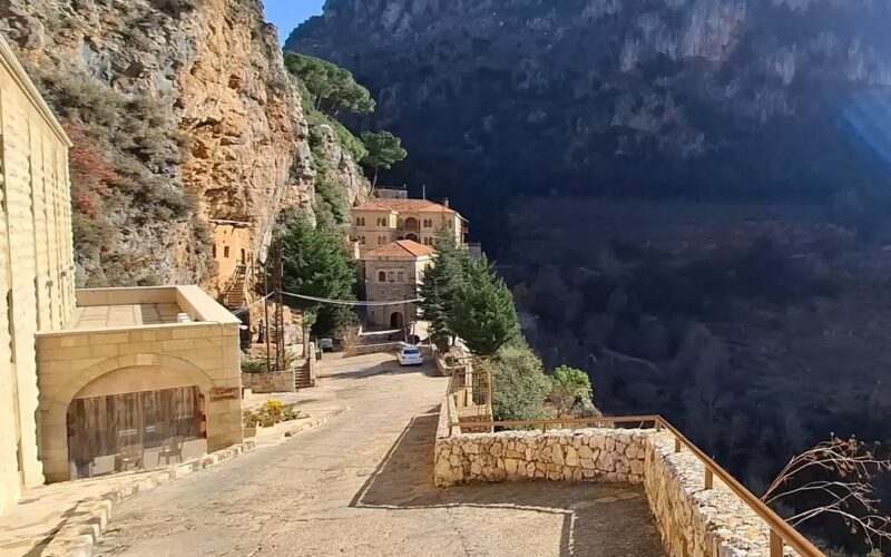 Sefir Bi Lebnen, Ehden and Bnachii Christmas by the Lake