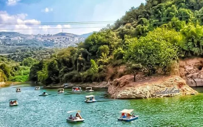 Sefir Bi Lebnen, Ehden and Bnachii Christmas by the Lake