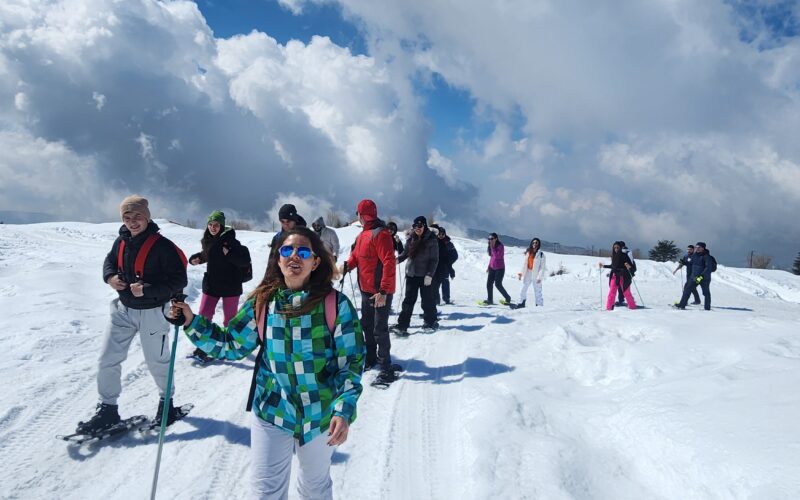 ARZ QANAT BAKISH SNOWSHOEING