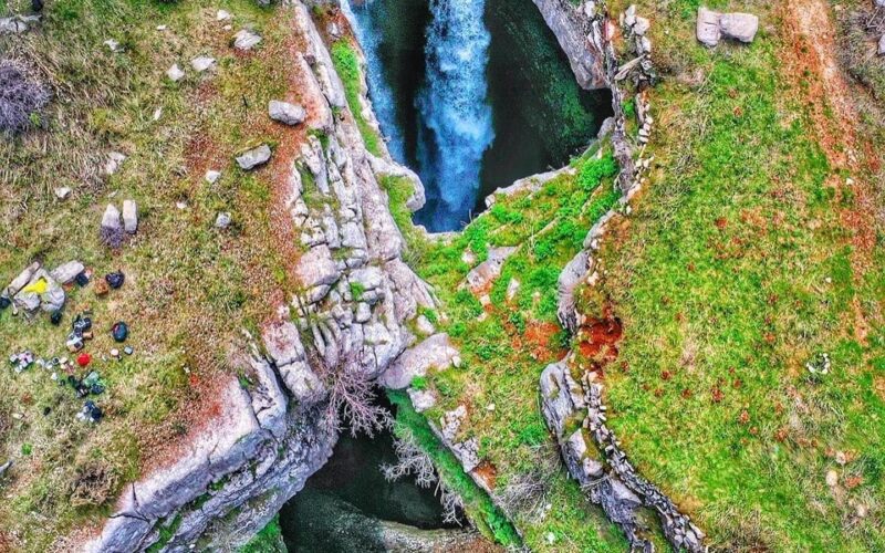 Sefir bi Lebnen: Afqa, Balou Baatara (Balaa), Douma, Tannourine Deer Feeding