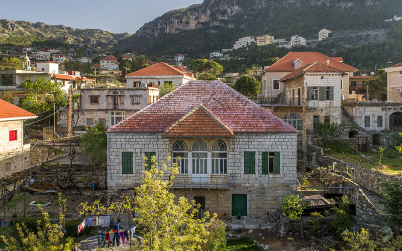 Sefir bi Lebnen: Afqa, Balou Baatara (Balaa), Douma, Tannourine Deer Feeding