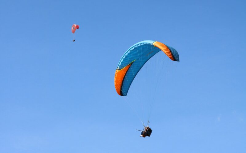 Paragliding in Harissa